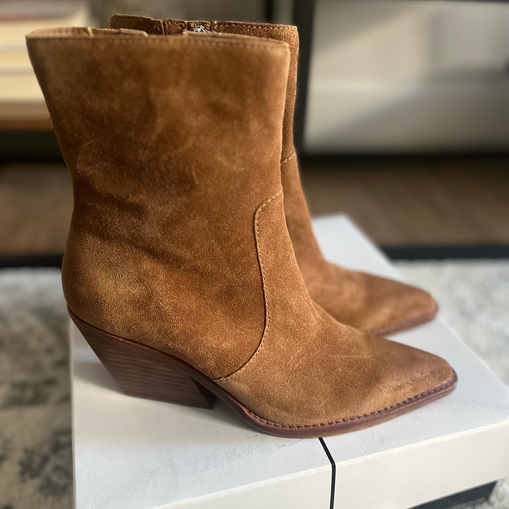 Dolce Vita Vikram Suede Bootie in Dark Brown, size 7.5